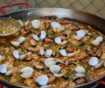 Pool & Paella
