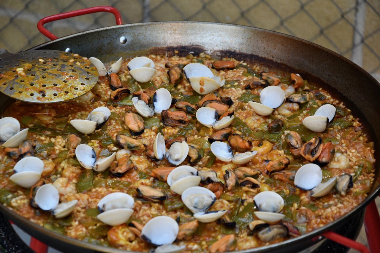 Pool & Paella