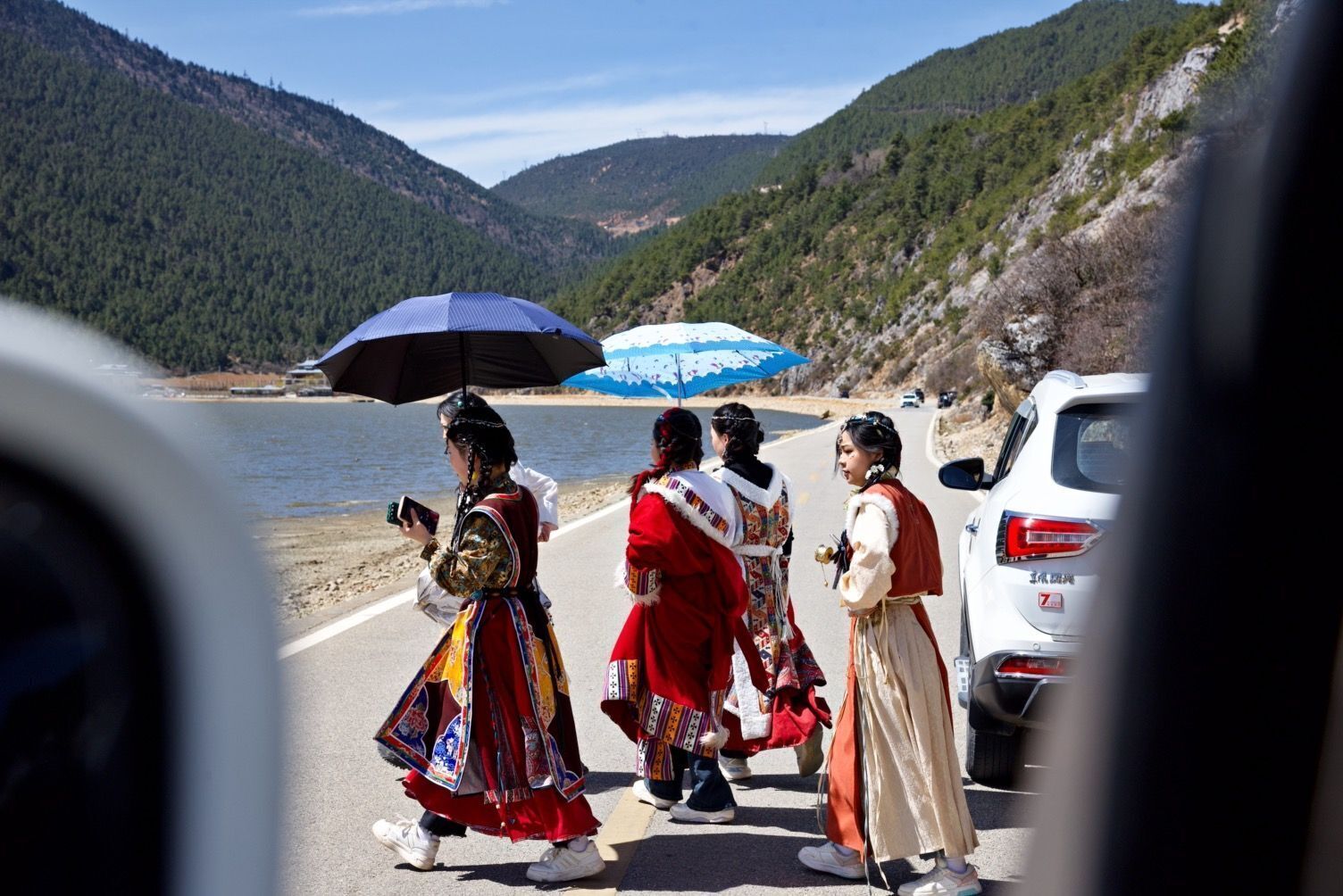 Yunnan-Tibet-Highway